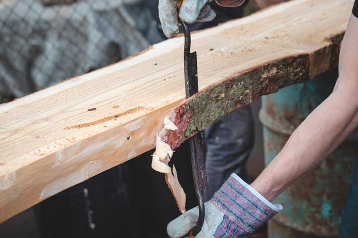 Working larch boards with traditional tools. 